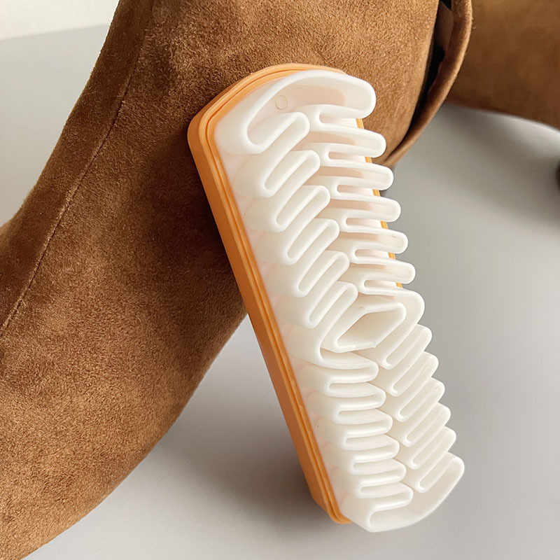 Spazzola in pelle per stivali  - Sneaker Care Spray recensione e prezzo